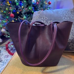 EUC PLG Plum Large Devan Tote 💜